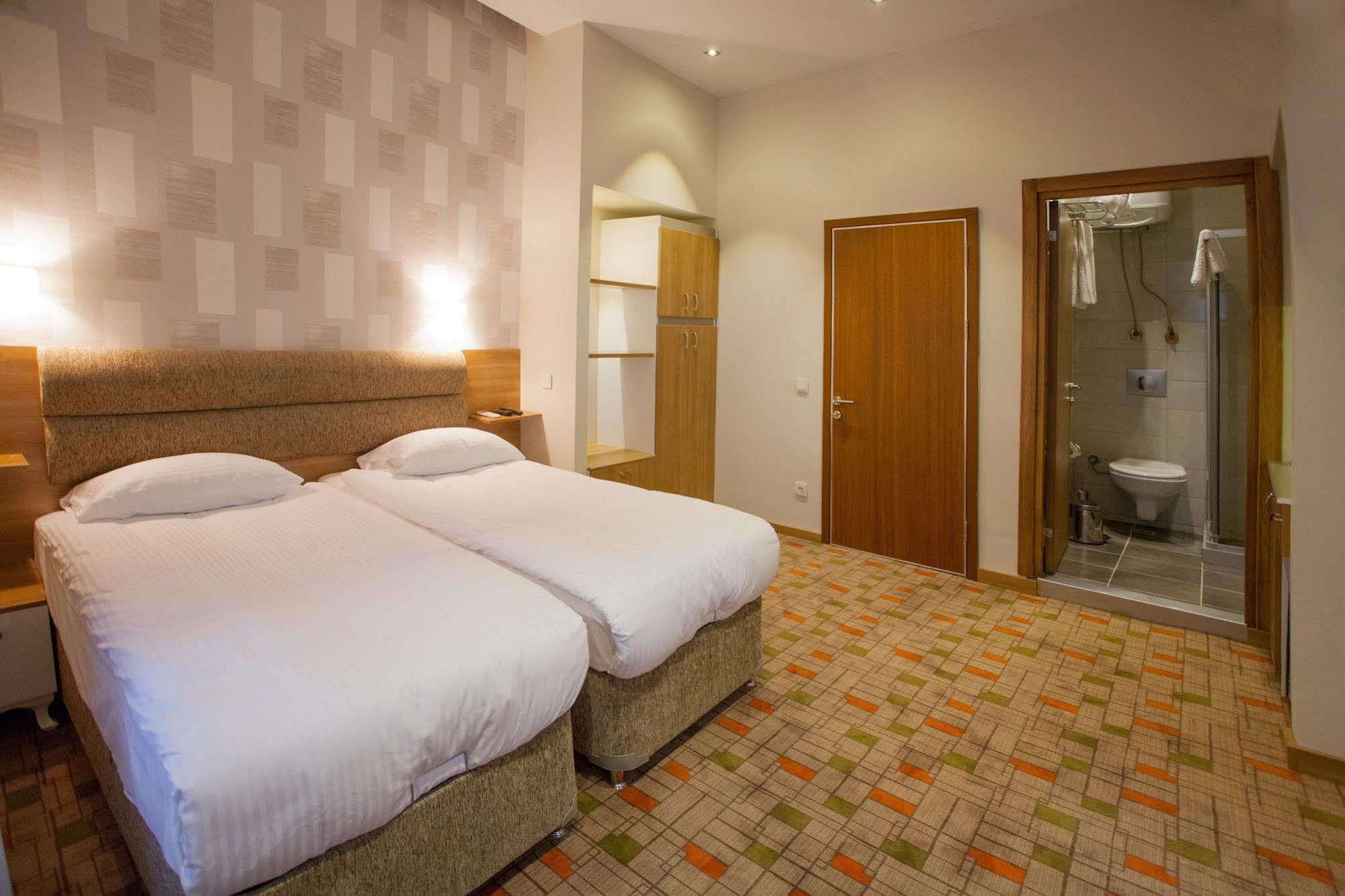 Otel Serene 2*